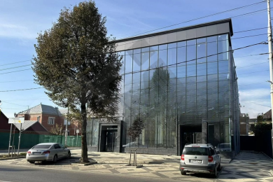 Предлагаем к аренде отдельно стоящее здание общей площадью 1100 кв.м. в г. Краснодаре по  ул. Индустриальная 73, напрямую от Собственника._2