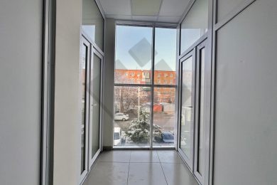 Предлагаем к аренде помещение свободного назначения общей площадью 220 м² на 2ом этаже с возможностью увеличения до 440 м² этаже, по ул. имени В.М. Комарова, 22, напрямую от Собственника._7