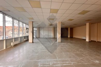 Предлагаем к аренде помещение свободного назначения общей площадью 220 м² на 2ом этаже с возможностью увеличения до 440 м² этаже, по ул. имени В.М. Комарова, 22, напрямую от Собственника._15