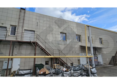 Предлагаем к аренде торговую площадь в г. Новороссийске по ул. Энгельса 89, общей площадью 715 м², напрямую от собственника._8