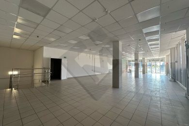 Предлагаем к аренде торговую площадь в г. Геленджике по Геленджикский пр-т, 66, общей площадью 510 м², напрямую от собственника._1