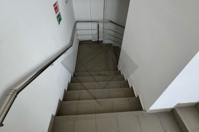 Предлагаем к аренде к аренде торговую  площадь в г. Майкопе по ул. Крестьянская 209, общей площадью 530 м², напрямую от собственника._14