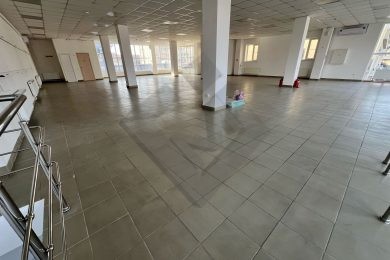 Предлагаем к аренде к аренде торговую  площадь в г. Майкопе по ул. Крестьянская 209, общей площадью 530 м², напрямую от собственника._7