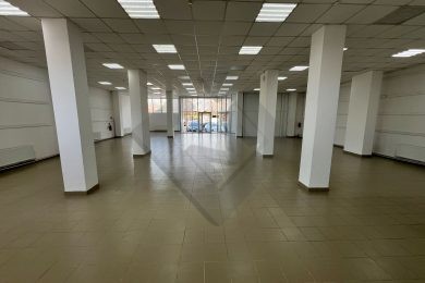 Предлагаем к аренде к аренде торговую  площадь в г. Майкопе по ул. Крестьянская 209, общей площадью 530 м², напрямую от собственника._9