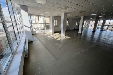 Предлагаем к аренде к аренде торговую  площадь в г. Майкопе по ул. Крестьянская 209, общей площадью 530 м², напрямую от собственника._12