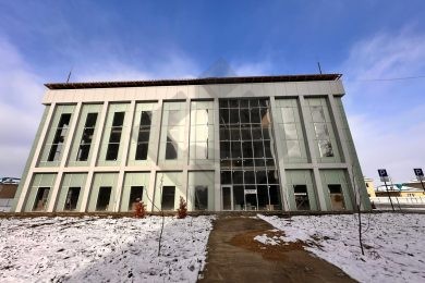 Предлагаем к аренде 3х этажное здание в Прикубанском микрорайоне, ЖК «Образцово», общей площадью от 100 до 2100 м², по ул. 2-я Ямальская д.49. От Собственника, без комиссии._0