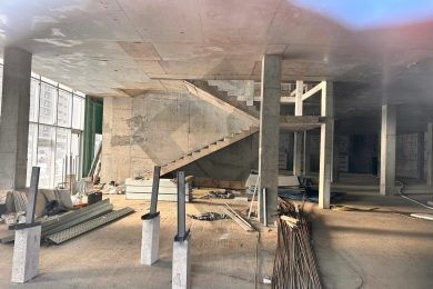 Предлагаем к аренде 3х этажное здание в Прикубанском микрорайоне, ЖК «Образцово», общей площадью от 100 до 2100 м², по ул. 2-я Ямальская д.49. От Собственника, без комиссии._12