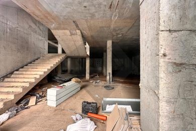 Предлагаем к аренде 3х этажное здание в Прикубанском микрорайоне, ЖК «Образцово», общей площадью от 100 до 2100 м², по ул. 2-я Ямальская д.49. От Собственника, без комиссии._5