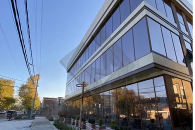 Предлагаем к аренде 3-х этажное отдельно стоящее  здание общей площадью 1700 м² , по адресу г. Краснодар Индустриальный пр., 141. Напрямую от Собственника._2