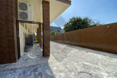 Предлагаем к аренде 3-х этажное отдельно стоящее  здание общей площадью 1700 м² , по адресу г. Краснодар Индустриальный пр., 141. Напрямую от Собственника._3