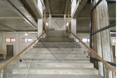 Предлагаем к аренде 3-х этажное отдельно стоящее  здание общей площадью 1700 м² , по адресу г. Краснодар Индустриальный пр., 141. Напрямую от Собственника._6