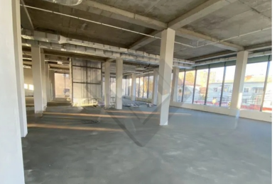 Предлагаем к аренде 3-х этажное отдельно стоящее  здание общей площадью 1700 м² , по адресу г. Краснодар Индустриальный пр., 141. Напрямую от Собственника._8