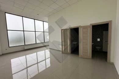 Предлагаем в аренду помещение площадью 500 м² на втором этаже в отдельно стоящем здании общей площадью 1500 м² по адресу: Уральская, 214/3. Помещение предлагается напрямую от собственника._3