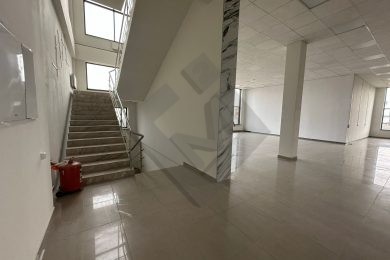 Предлагаем в аренду помещение площадью 500 м² на втором этаже в отдельно стоящем здании общей площадью 1500 м² по адресу: Уральская, 214/3. Помещение предлагается напрямую от собственника._6