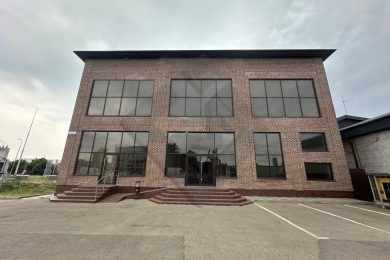 Предлагаем в аренду помещение площадью 500 м² на втором этаже в отдельно стоящем здании общей площадью 1500 м² по адресу: Уральская, 214/3. Помещение предлагается напрямую от собственника._0