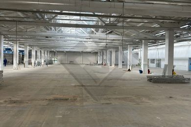 Предлагаем в аренду помещение площадью 800 м² по адресу: г. Краснодар,  ул. Шоссе Нефтяников, 40. Помещение предлагается напрямую от собственника._5