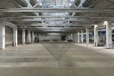 Предлагаем в аренду помещение площадью 800 м² по адресу: г. Краснодар,  ул. Шоссе Нефтяников, 40. Помещение предлагается напрямую от собственника._6