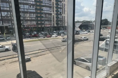 Предлагаем к аренде помещение площадью 830 м² по адресу: г. Краснодар, ул. Кирилла Россинского, 65 . Помещение предлагается напрямую от собственника._4